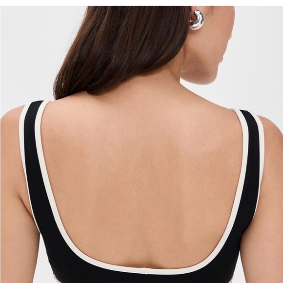 Reformation
Vicky Bikini Top - Picture 2 of 2